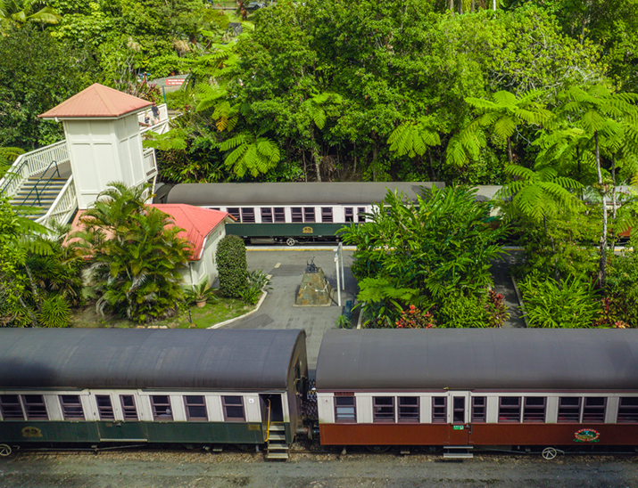 <p style="font-weight: bold;">Tour our train</p>